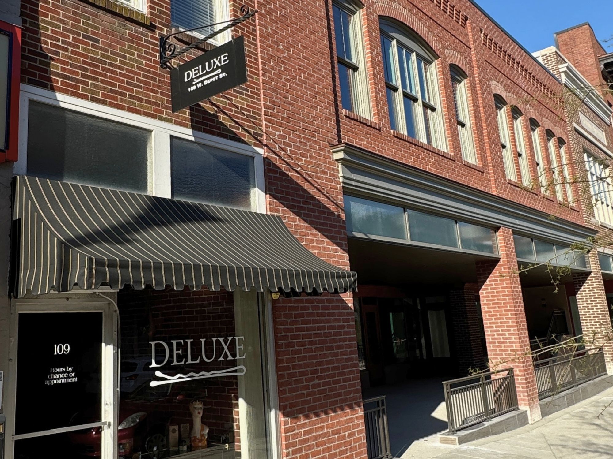 Deluxe storefront entrance